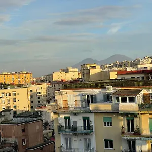 Attico Al Vomero Apartamento